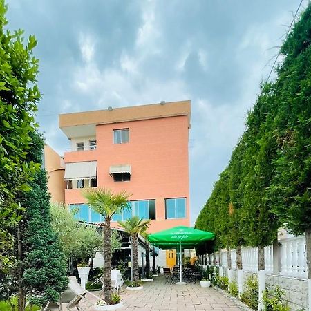 Bajovah Apartments & Restaurant Tirana Exteriör bild