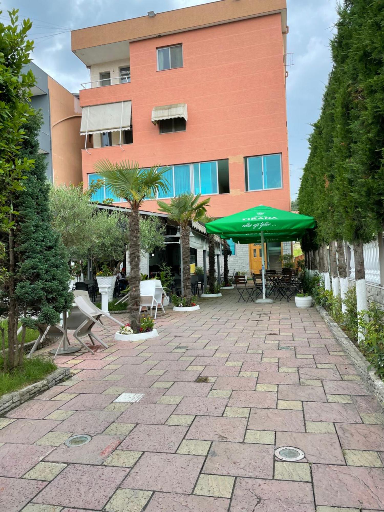 Bajovah Apartments & Restaurant Tirana Exteriör bild