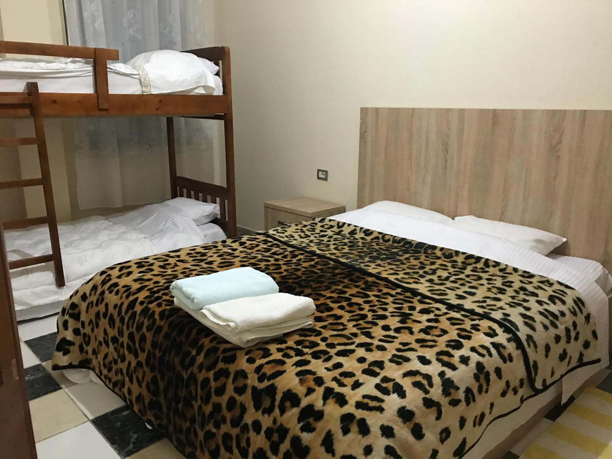 Bajovah Apartments & Restaurant Tirana Exteriör bild