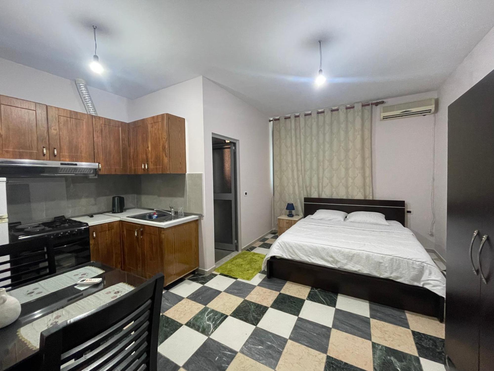 Bajovah Apartments & Restaurant Tirana Exteriör bild